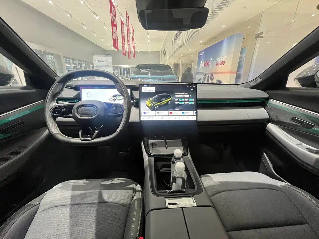 Lynk & Co 08 EM-P 2025 Model 120km Long Range Plus купить на сайте DeffCars