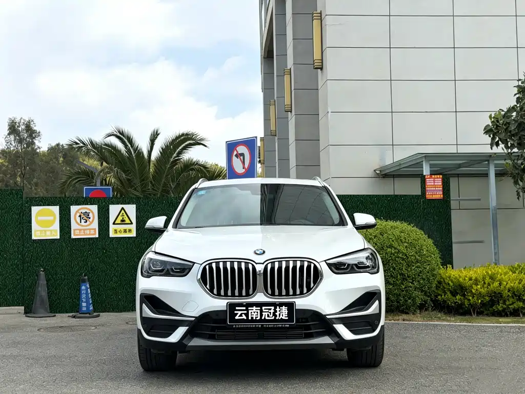 BMW X1 2022 sDrive25Li Leading Model купить на сайте DeffCars