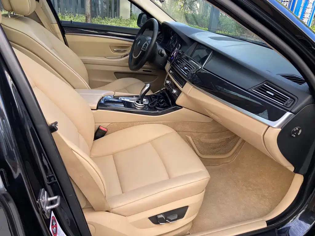 BMW 5 Series 2013 520Li Elegant купить на сайте DeffCars