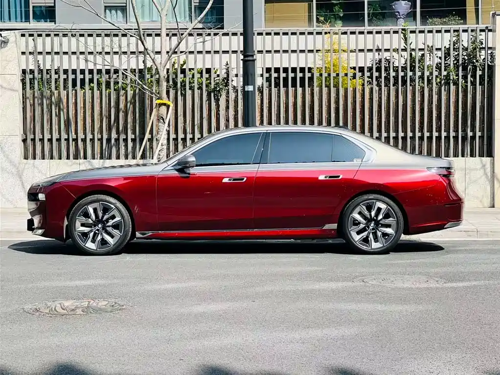 BMW 7 Series 2023 Facelift 740Li Exclusive Luxury Package купить на сайте DeffCars