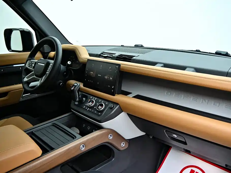 Land Rover Defender 2024 110 3.0T P400 X-DYNAMIC HSE купить на сайте DeffCars