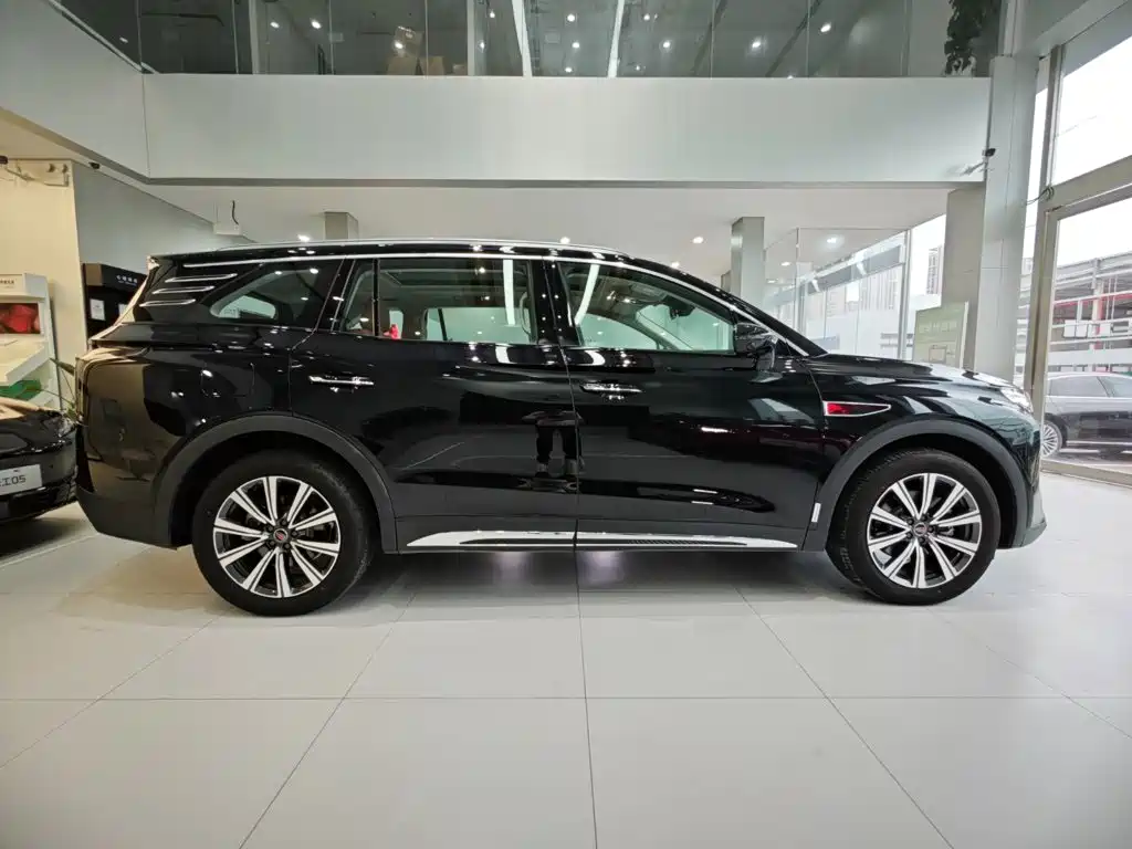 Red Flag Hongqi S7 PHEV 2025 facelift 2.0T four-wheel drive 2 million commemorative edition 6 seats купить на сайте DeffCars