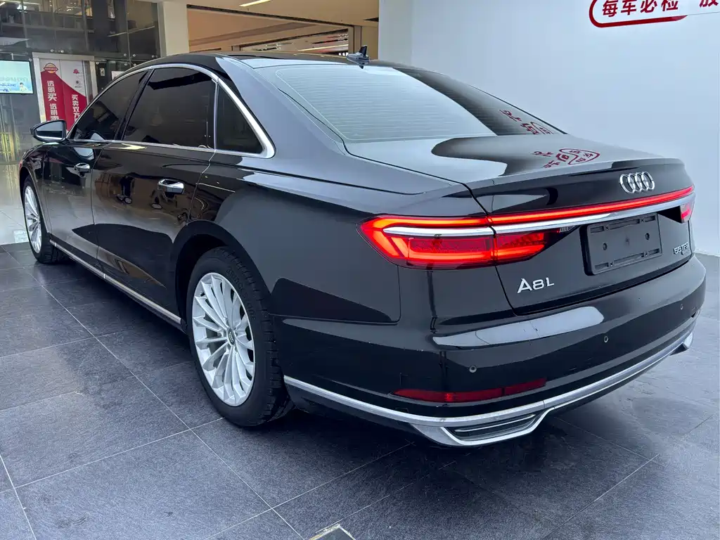 Audi A8 2018 A8L 55 TFSI quattro launch version elite model купить на сайте DeffCars