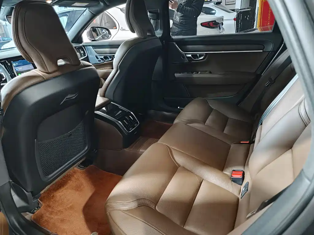 Volvo S90 2023 B5 Zhiyuan Luxury Edition купить на сайте DeffCars
