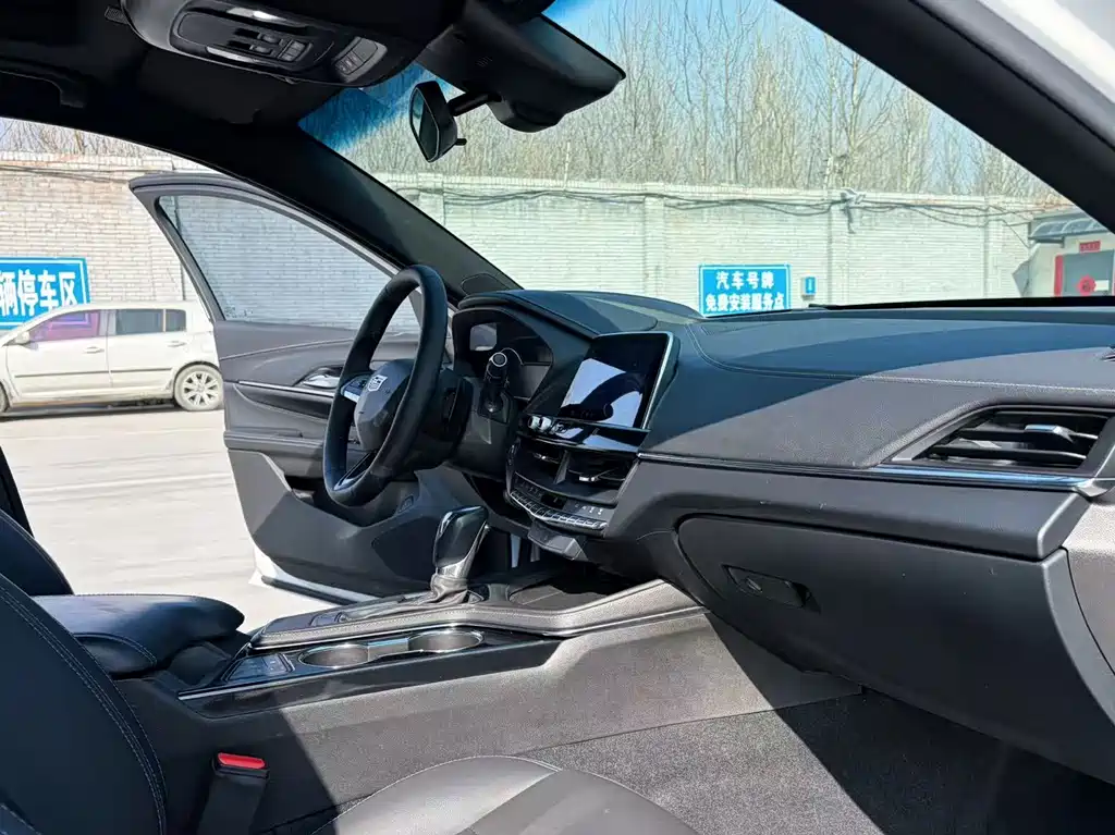 Cadillac CT4 2021 28T Fashion Model купить на сайте DeffCars