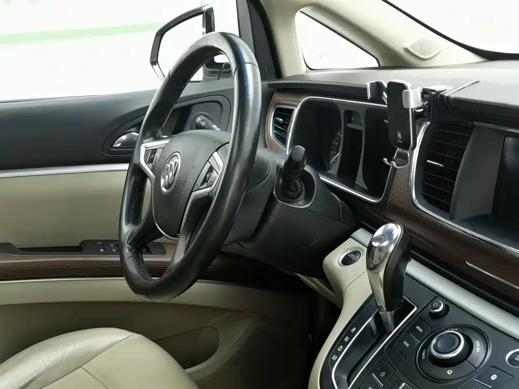 Buick GL8 2017 25S luxury model National V купить на сайте DeffCars