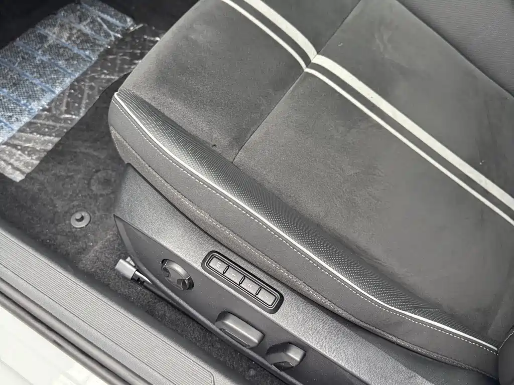 Golf 2023 facelift 280TSI DSG R-Line купить на сайте DeffCars