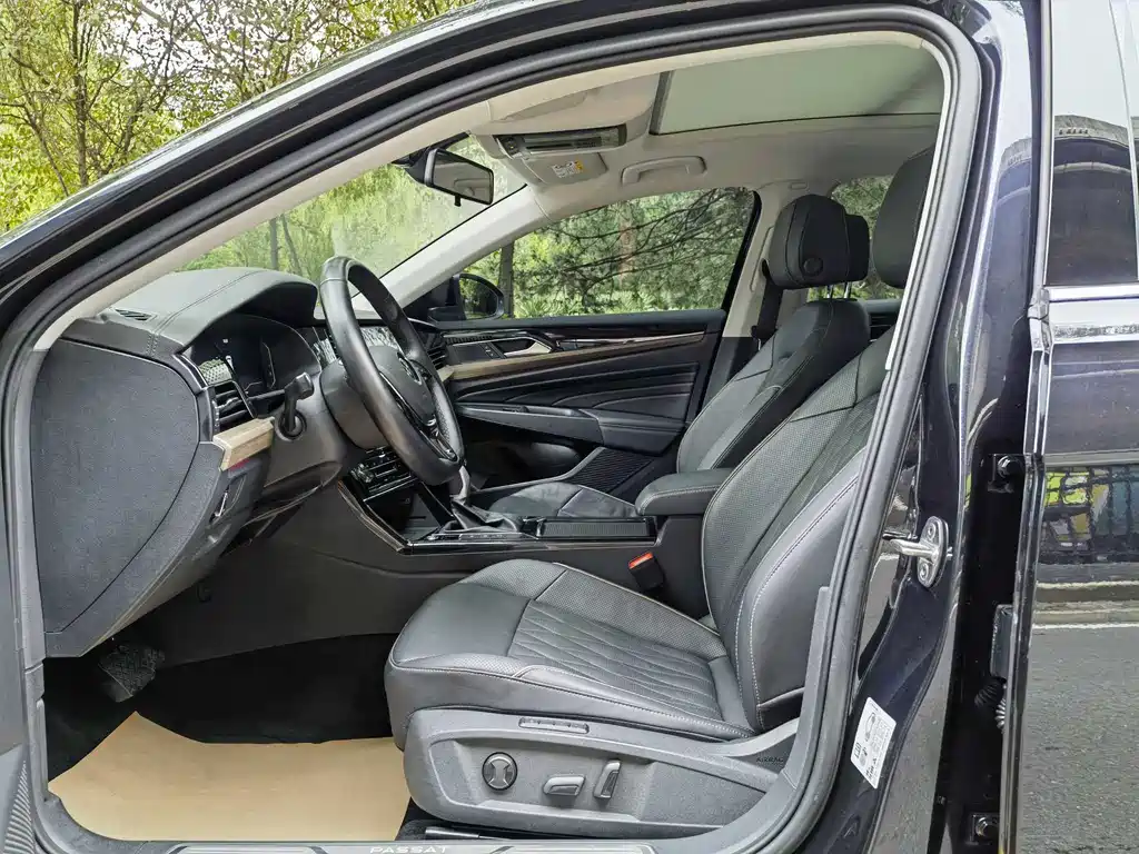 Passat 2022 330TSI Deluxe Edition купить на сайте DeffCars