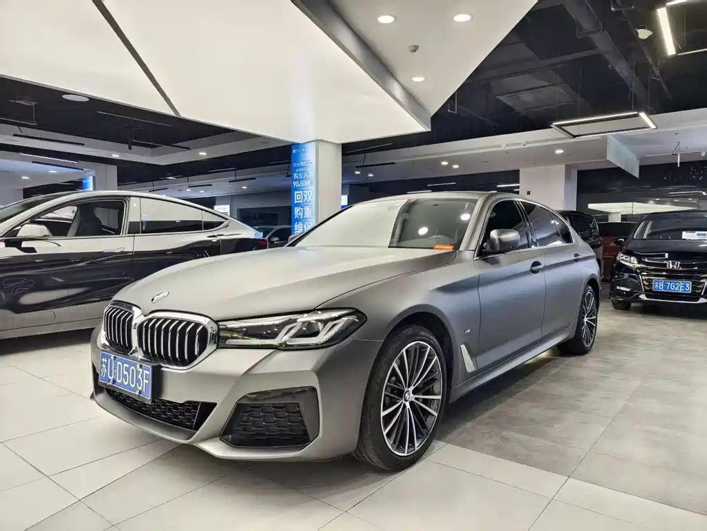 BMW 5 Series 2023 530Li Leading M Sports Package купить на сайте DeffCars