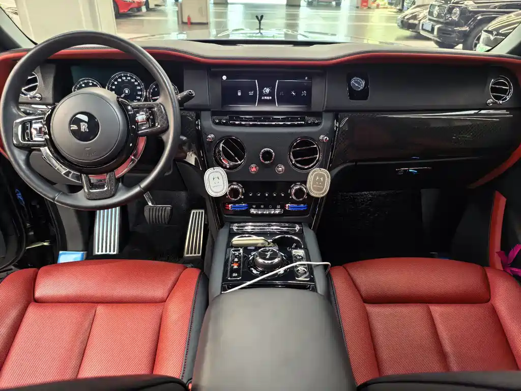 Cullinan 2020 Black Badge купить на сайте DeffCars