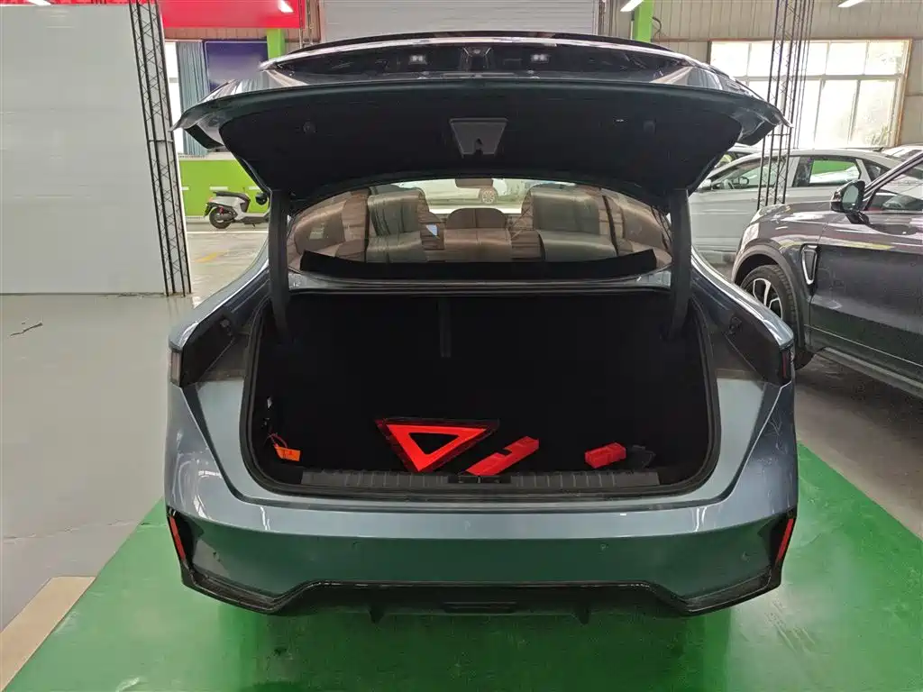 Lynk & Co 07 EM-P 2024 EM-P 126 long battery life Halo купить на сайте DeffCars
