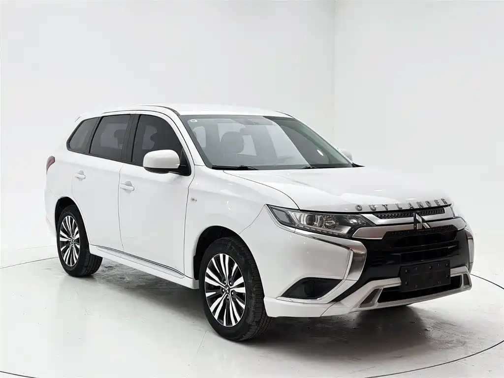 Outlander 2021 2.0L 2WD Smooth Edition 5 seats купить на сайте DeffCars