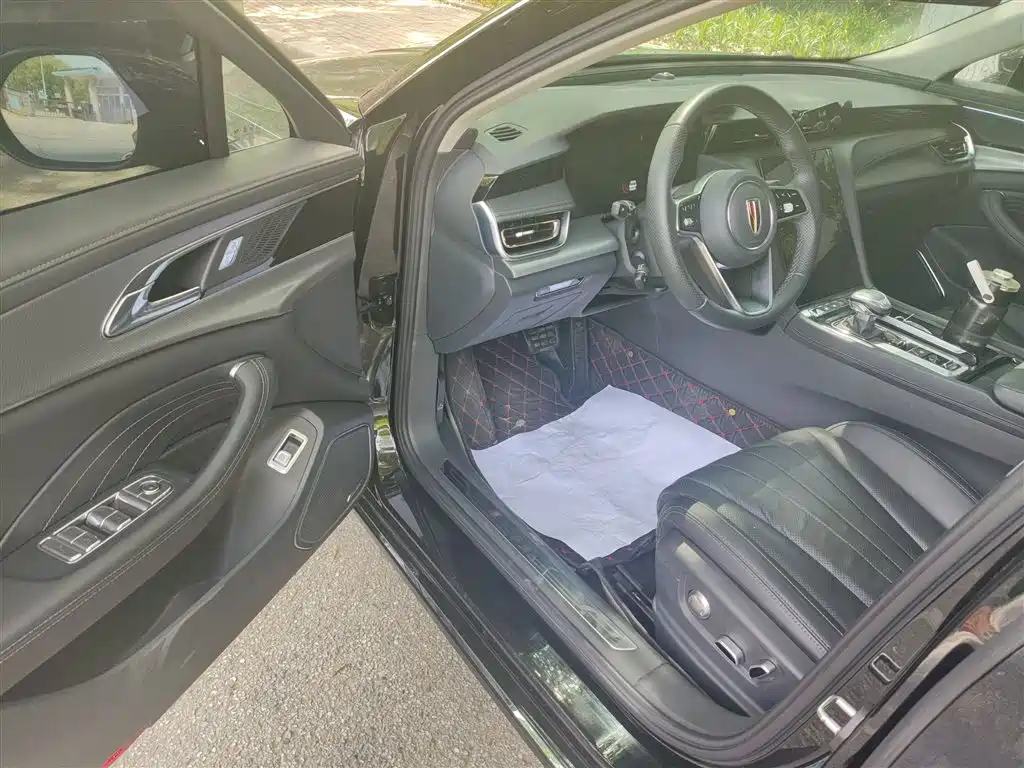 Hongqi H5 2024 2.0T Automatic Zhilianqichang Edition купить на сайте DeffCars