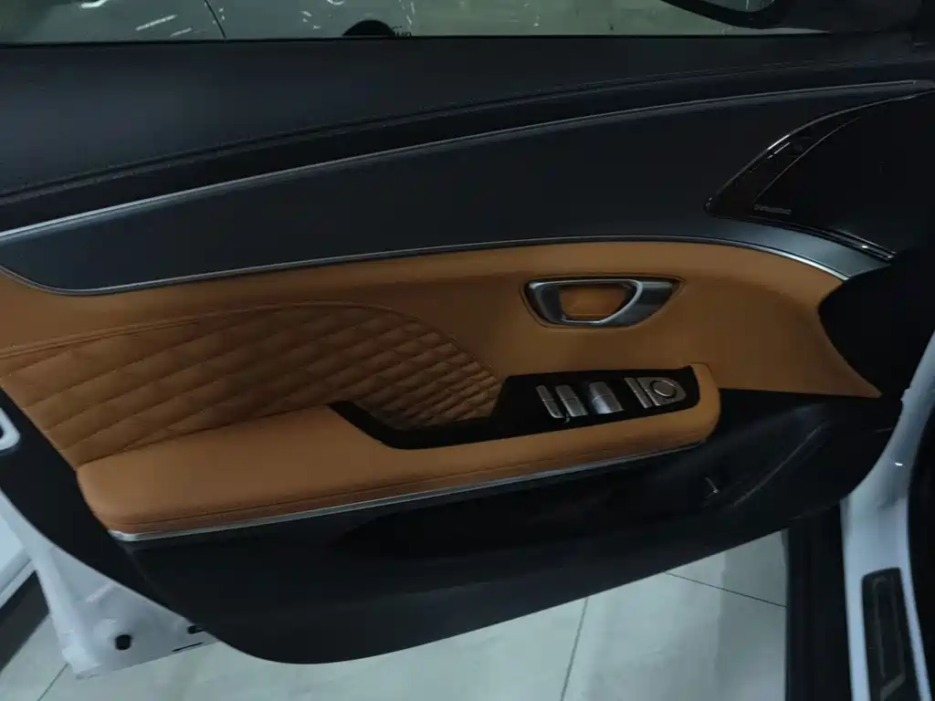 Han 2022 DM-i 121KM Exclusive Model купить на сайте DeffCars