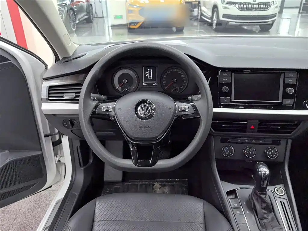 Lavida 2018 1.5L automatic comfort version National V купить на сайте DeffCars