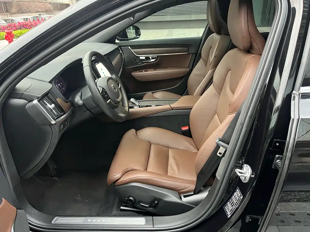 Volvo S90 2022 B5 Zhiyuan Luxury Edition купить на сайте DeffCars