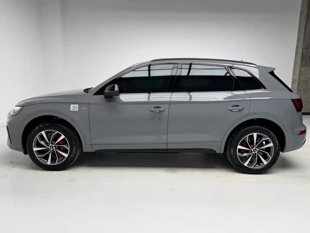 Audi Q5L 2024 40 TFSI luxury and dynamic model купить на сайте DeffCars