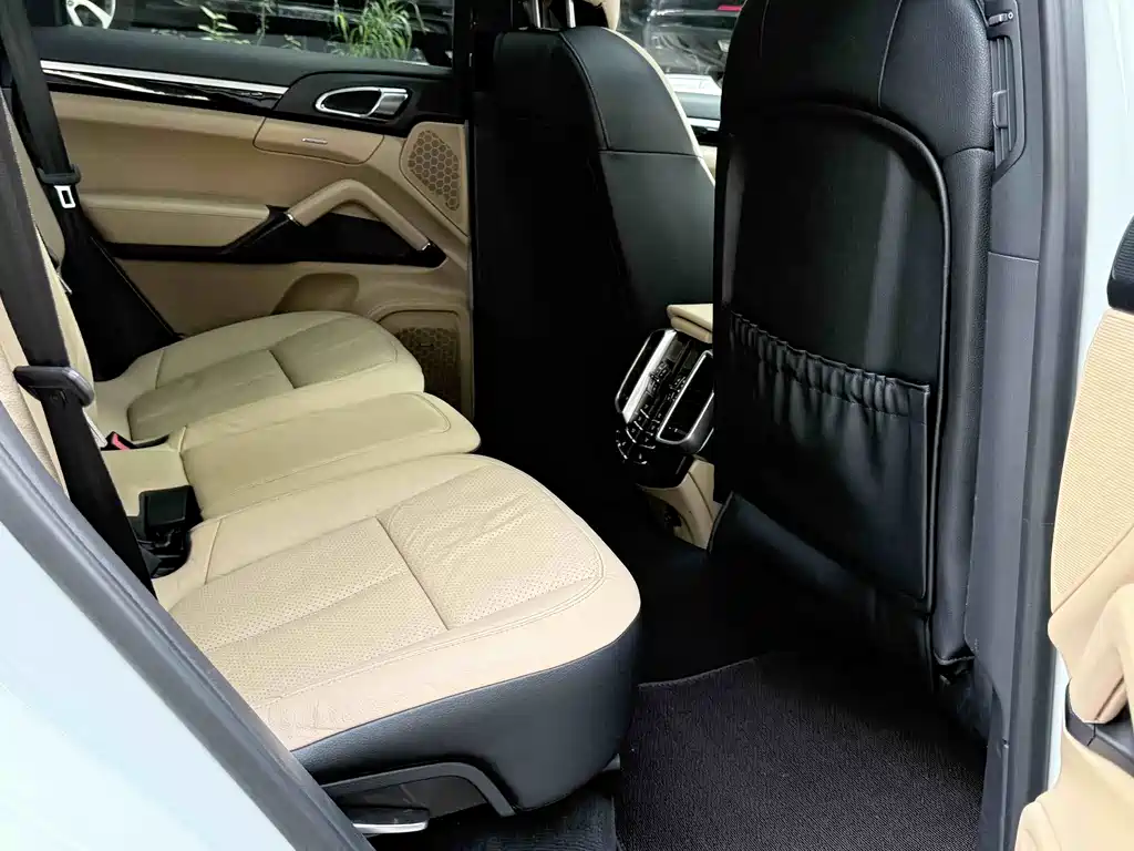 Cayenne 2014 Platinum Edition 3.0T купить на сайте DeffCars