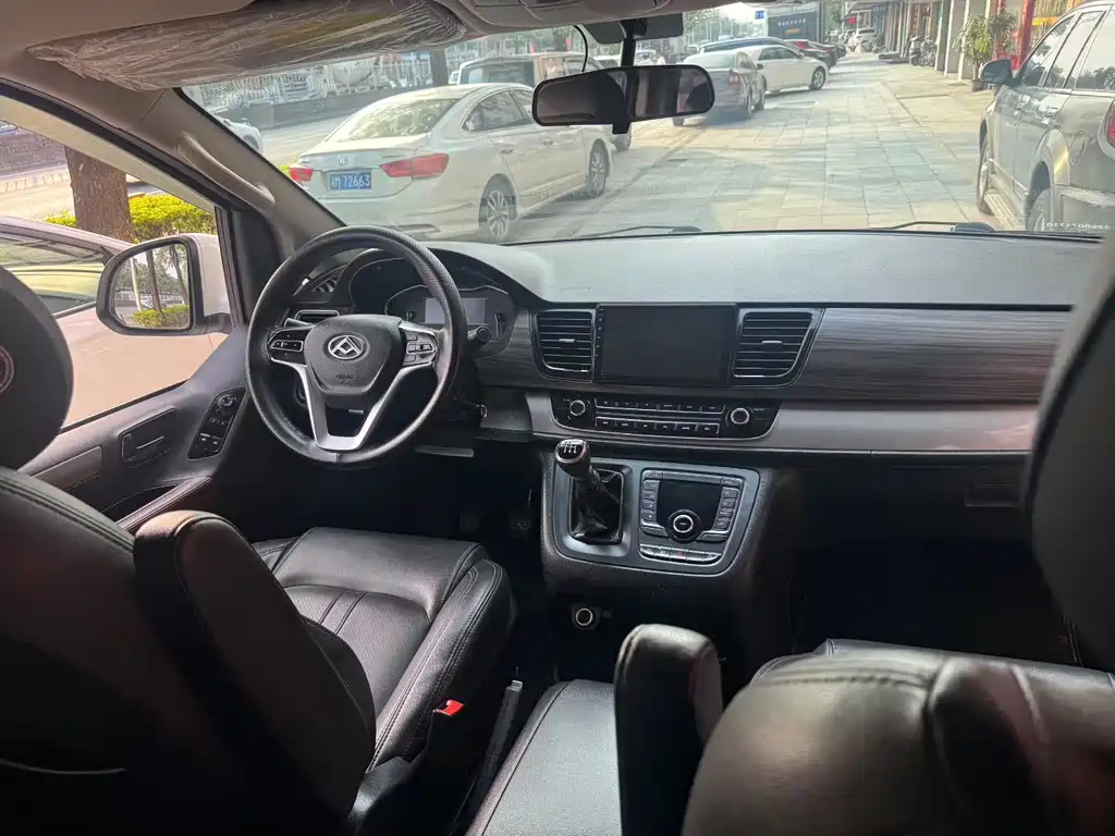 Maxus G10 2021 2.0T Manual Elite Edition Diesel 8 Seats купить на сайте DeffCars