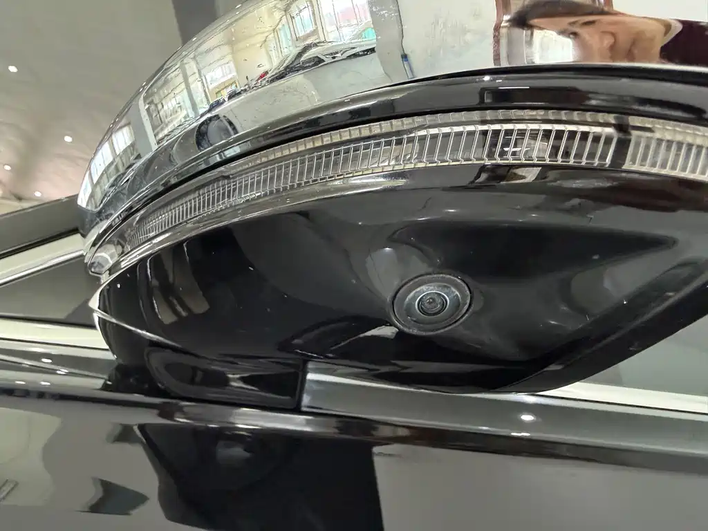 Audi A8 2023 A8L 50 TFSI quattro Premium Selection купить на сайте DeffCars