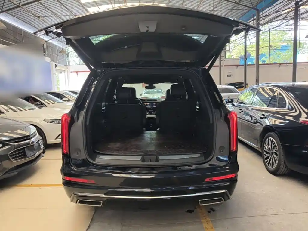Cadillac XT6 2021 2.0T six-seat two-wheel drive luxury model купить на сайте DeffCars