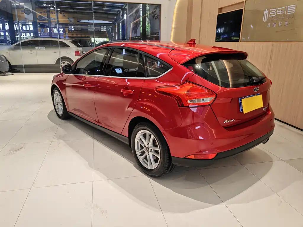 Focus 2018 Hatchback Classic EcoBoost 180 Automatic Elite купить на сайте DeffCars