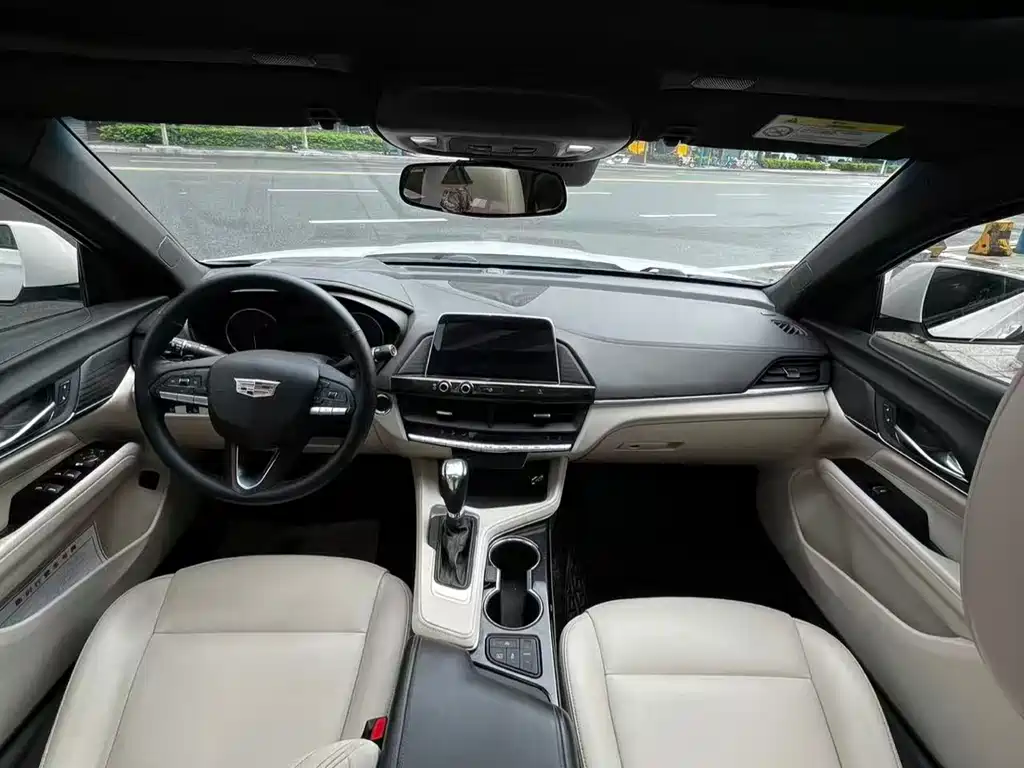 Cadillac CT4 2021 28T Fashion Model купить на сайте DeffCars
