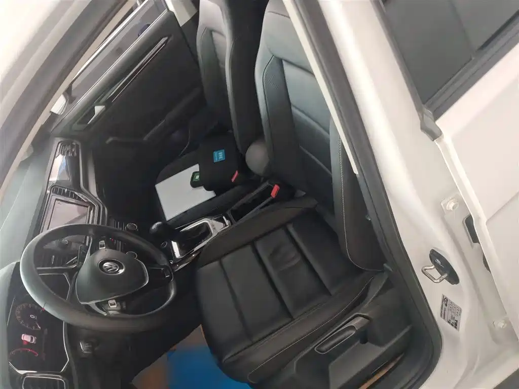 T-ROC 2020 280TSI DSG two-wheel drive comfort model купить на сайте DeffCars
