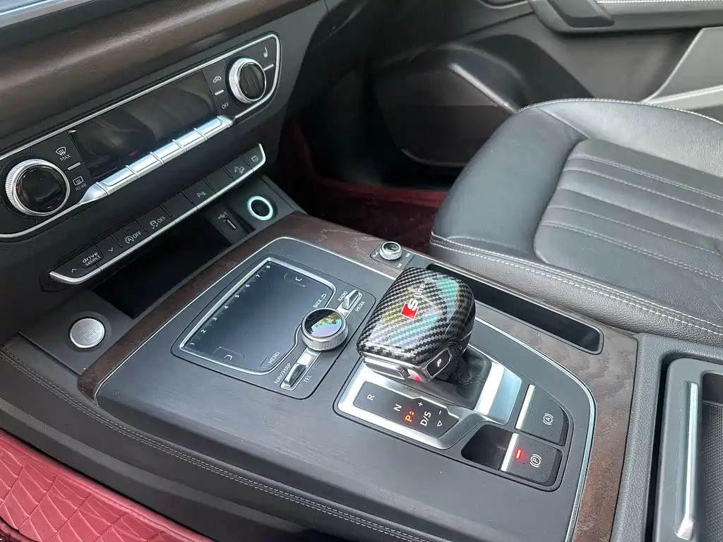 Audi Q5L 2020 facelift 40 TFSI enjoys fashionable style купить на сайте DeffCars