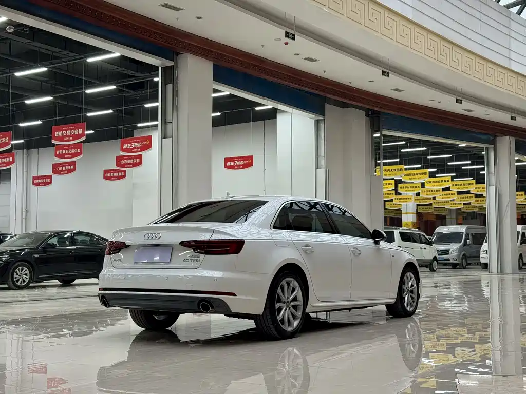 Audi A4L 2018 30th Anniversary Model 40 TFSI Fashion Model купить на сайте DeffCars