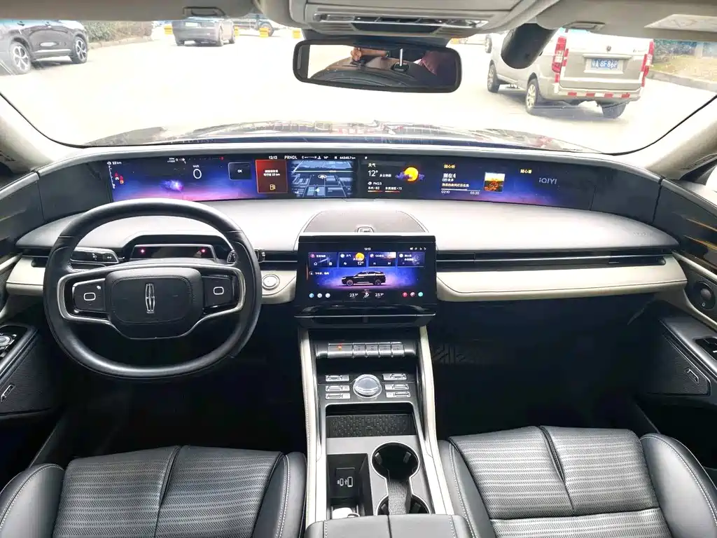 Voyager 2023 2.0T four-wheel drive Zunrui version купить на сайте DeffCars