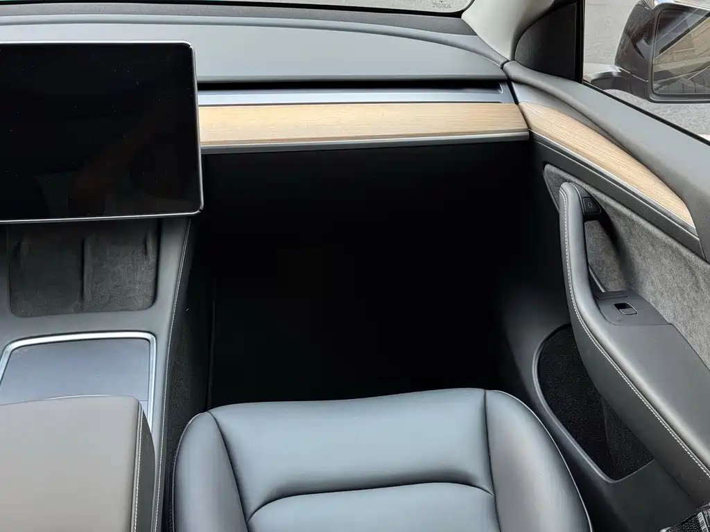Model Y 2022 rear-wheel drive version купить на сайте DeffCars