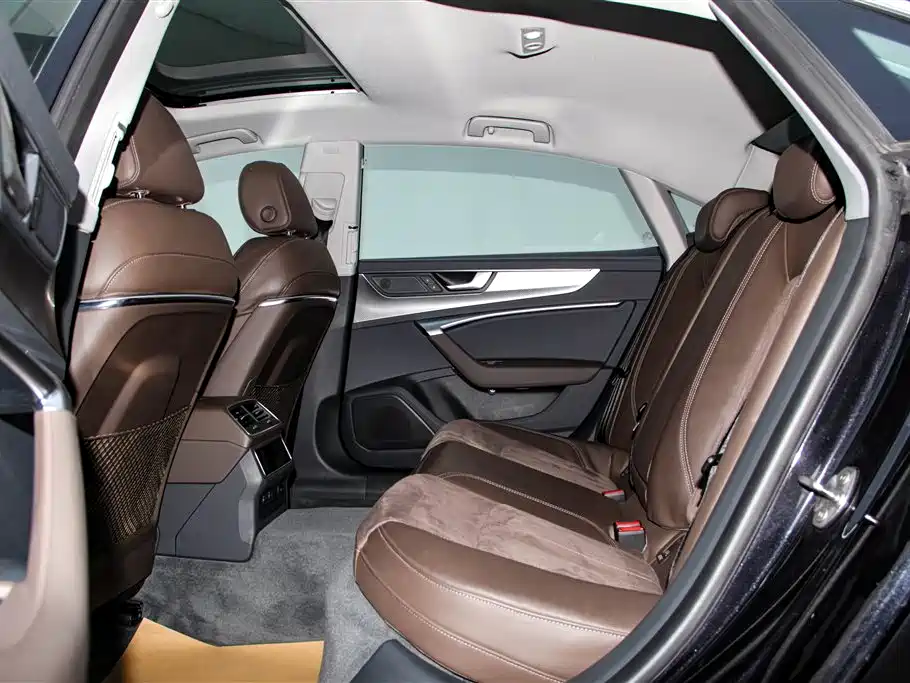 Audi A7L 2024 45TFSI S-line Dream Building Liquid Crystal Package купить на сайте DeffCars