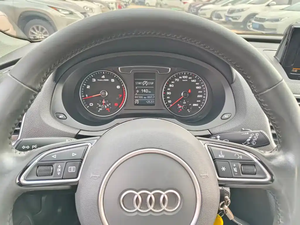 Audi Q3 2018 30th Anniversary Model 30 TFSI Fashion Model купить на сайте DeffCars