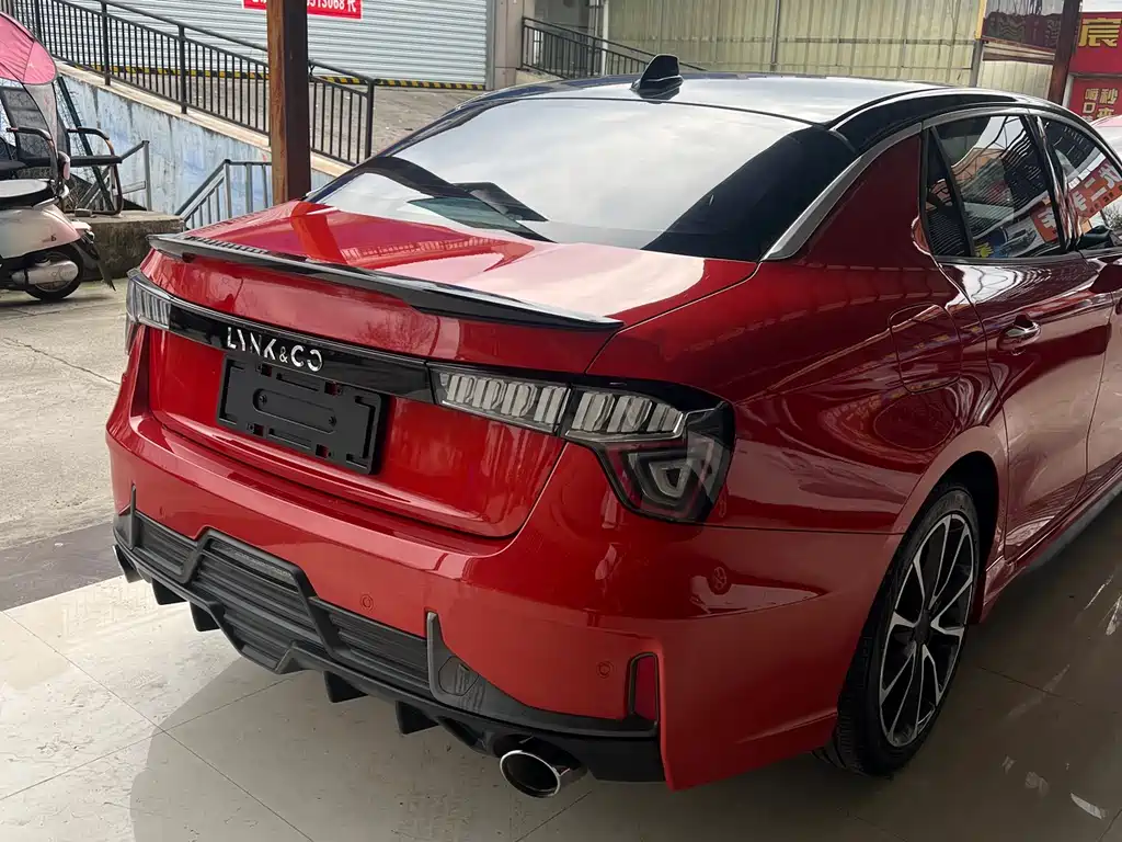 Lynk & Co 03 2018 1.5TD DCT Powerful Edition National V купить на сайте DeffCars