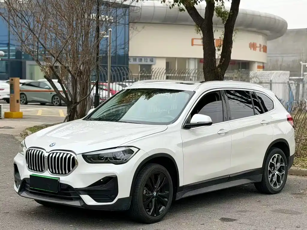 BMW X1 2022 sDrive25Li Leading Model купить на сайте DeffCars