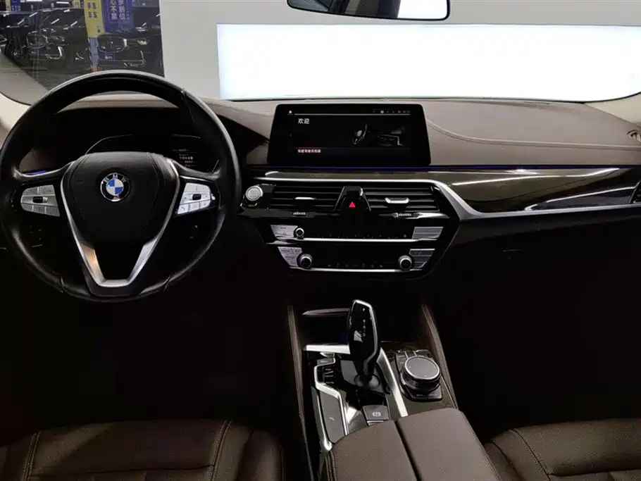 BMW 5 Series 2020 525Li Luxury Package купить на сайте DeffCars