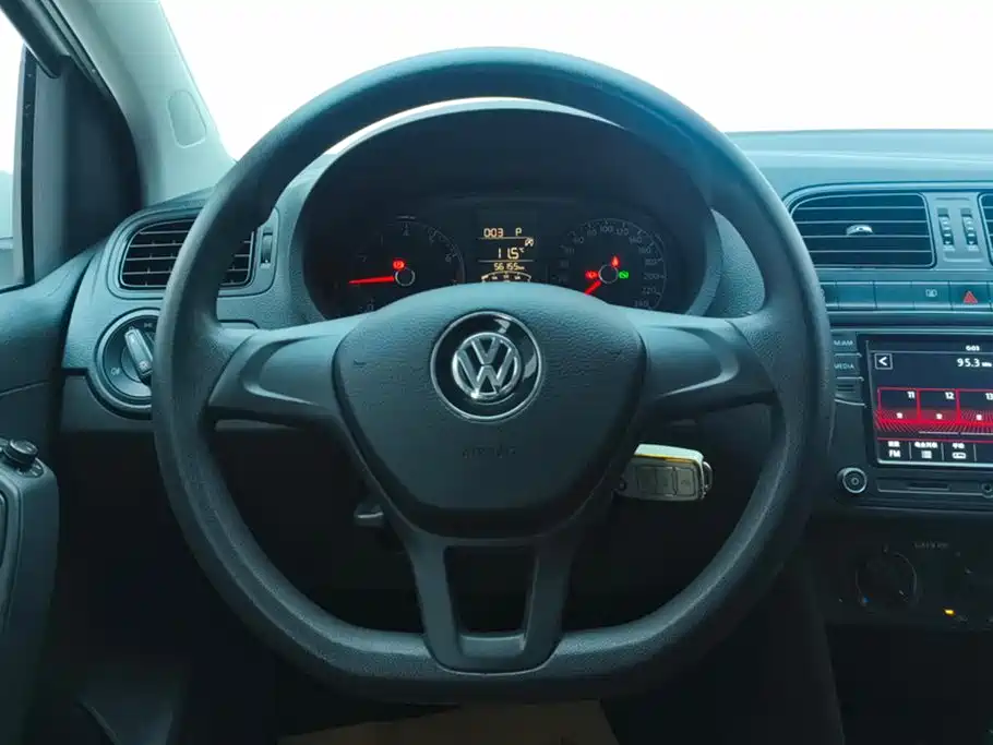 Polo 2018 1.5L automatic safe driving model купить на сайте DeffCars