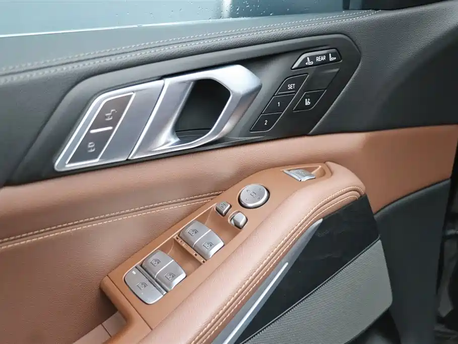 BMW X7 2020 xDrive40i Leading Luxury Package купить на сайте DeffCars