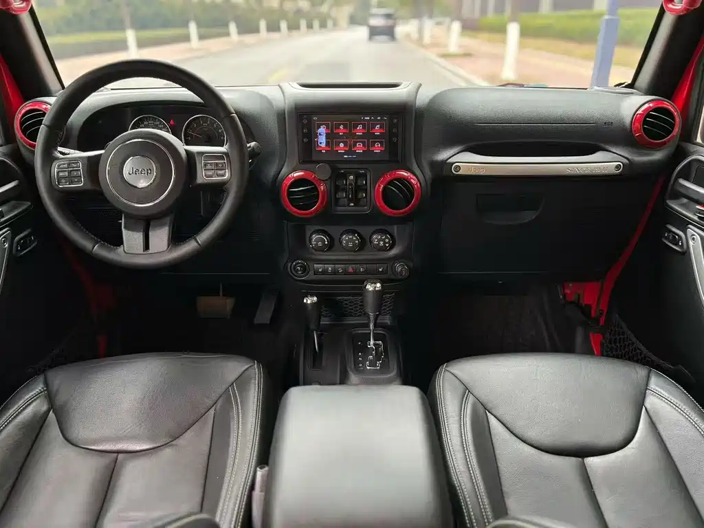 Wrangler 2017 3.6L Rubicon Four-Door Comfort Edition купить на сайте DeffCars