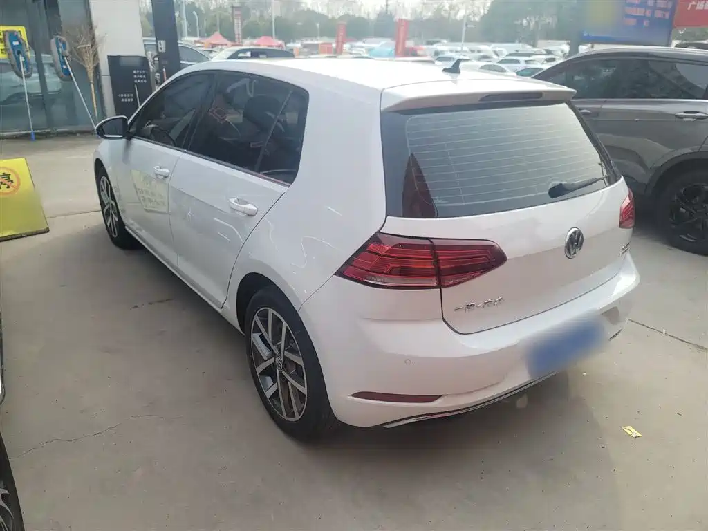 Golf 2020 Beloved Edition 200TSI DSG Comfortable and Enterprising Edition купить на сайте DeffCars