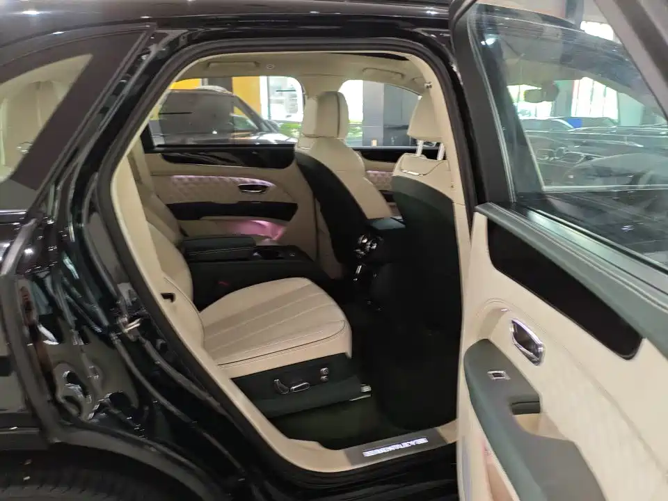 Bentayga 2021 4.0T V8 купить на сайте DeffCars