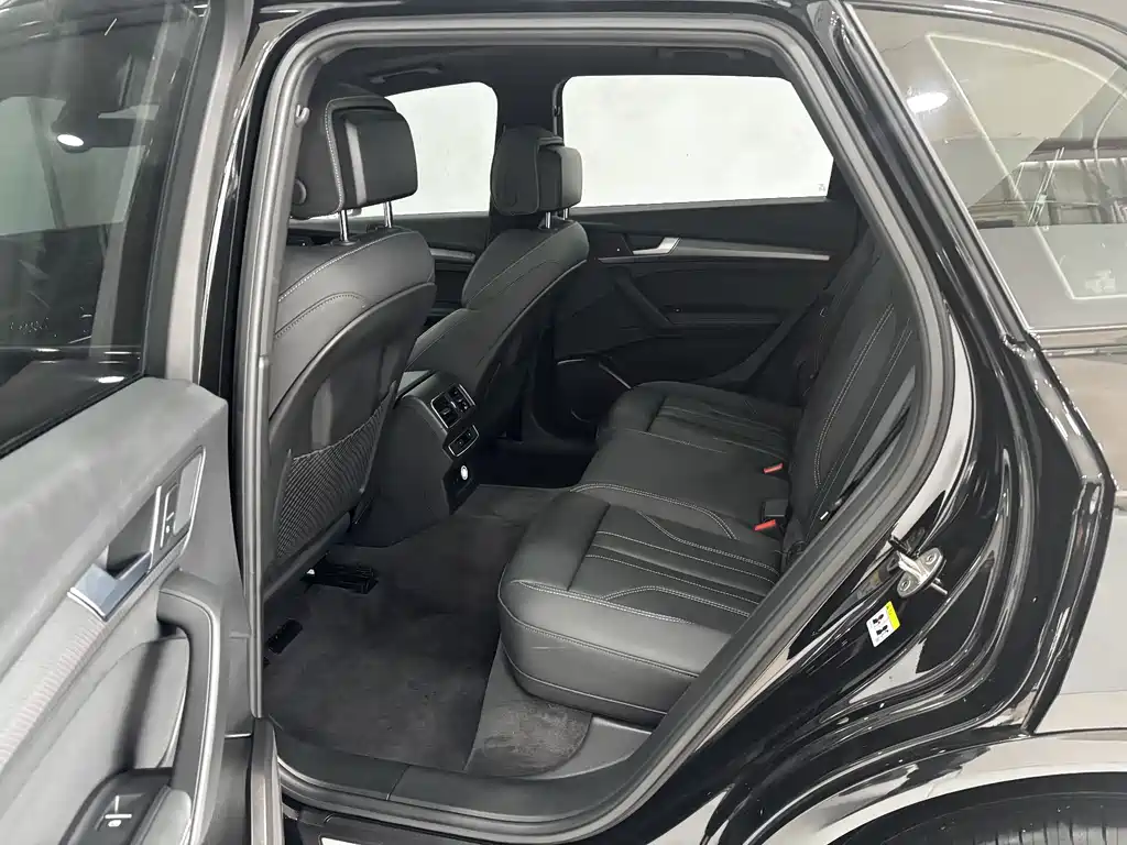 Audi Q5L 2023 40T luxury and dynamic model купить на сайте DeffCars