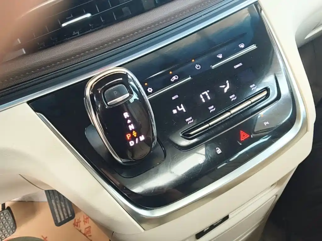 Buick GL8 2022 Land Business Class 652T Luxury купить на сайте DeffCars