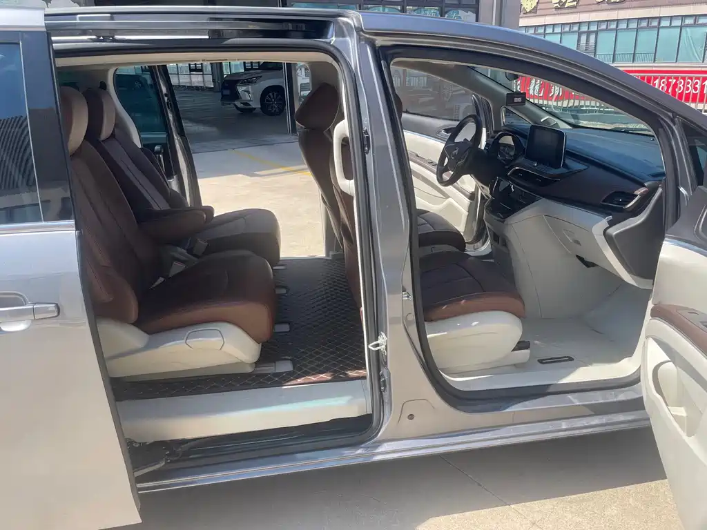 Buick GL8 2021 Land Business Class 652T Comfort купить на сайте DeffCars