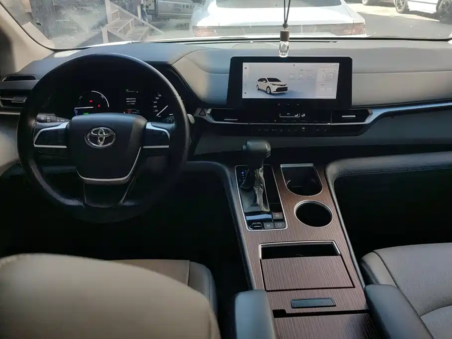 SIENNA 2024 2.5L Hybrid Comfort Edition купить на сайте DeffCars