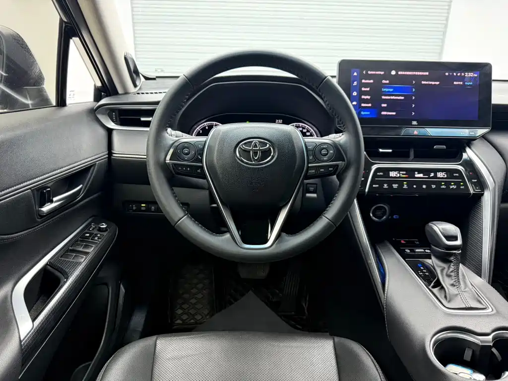 Vesa 2022 2.0L CVT two-wheel drive premium version купить на сайте DeffCars