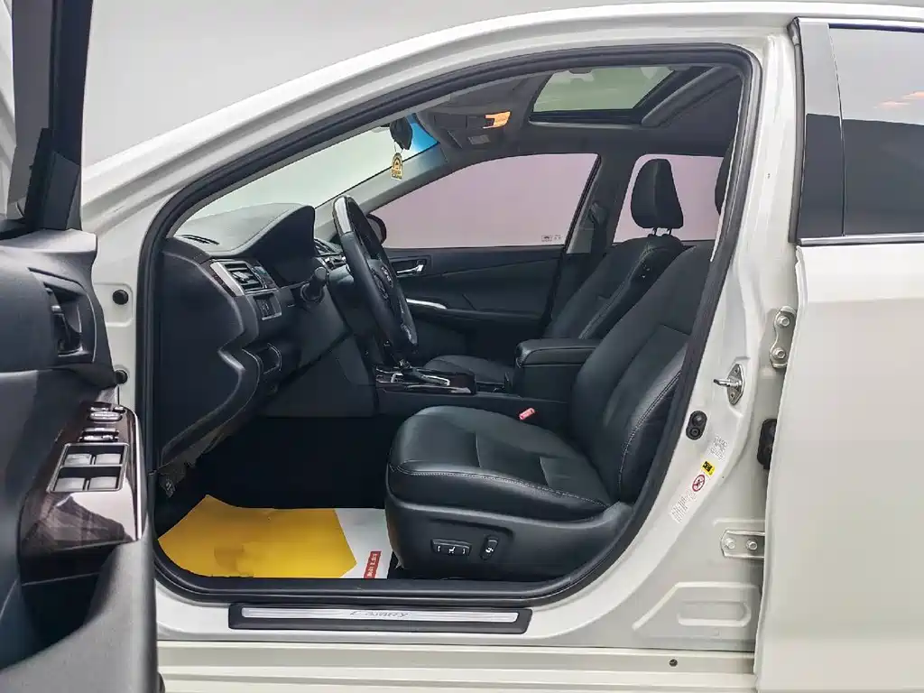 Camry 2016 Dual Engine 2.5HG 10th Anniversary Deluxe Navigation Edition купить на сайте DeffCars