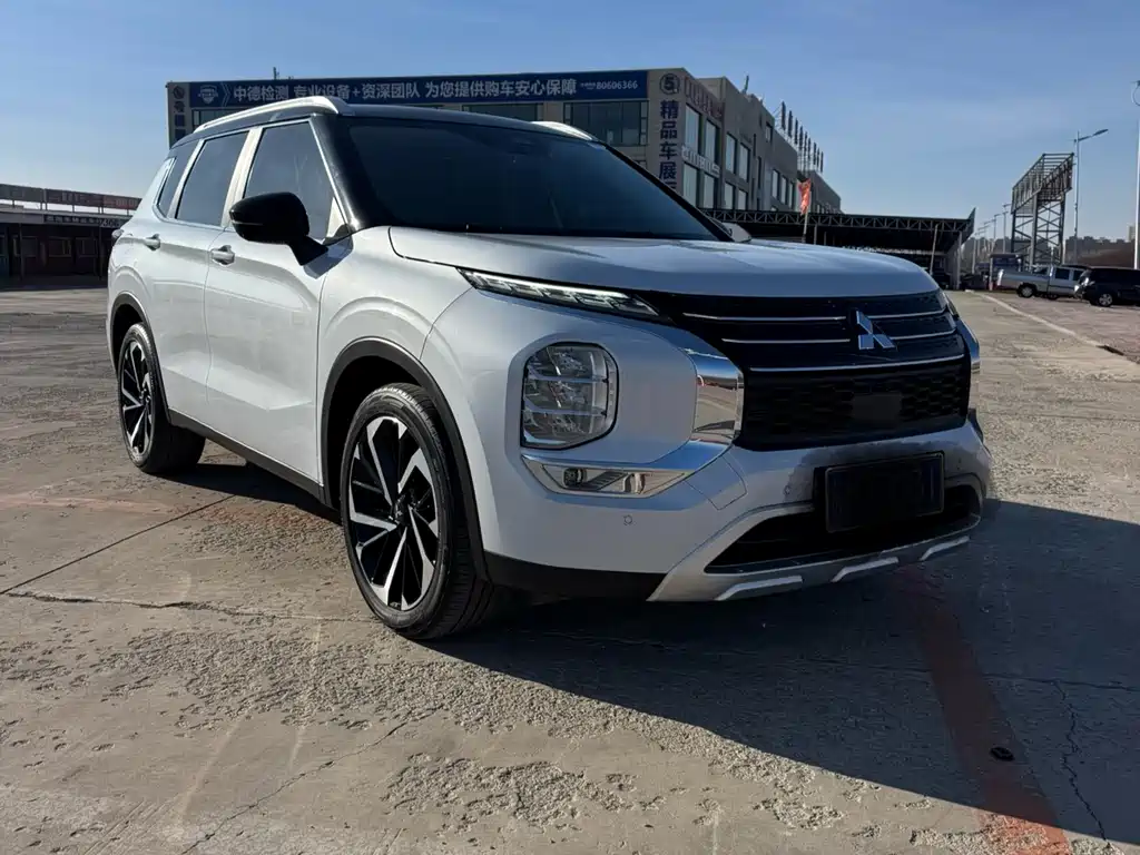 Outlander 2023 1.5T CVT four-wheel drive premium version 7 seats купить на сайте DeffCars