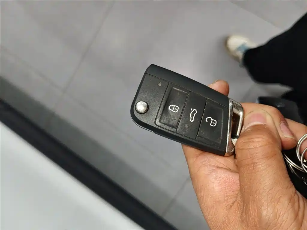 Tiguan L 2021 330TSI automatic two-wheel drive comfort version купить на сайте DeffCars